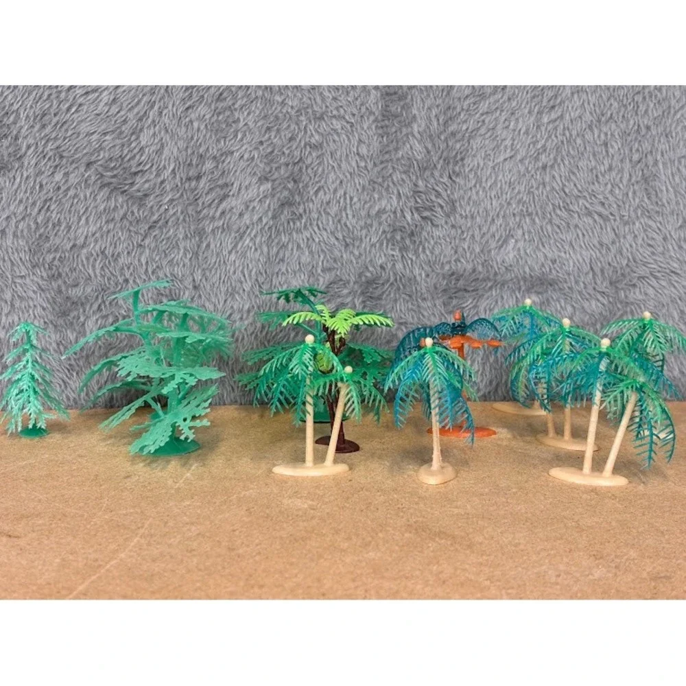 Vintage Plastic Miniature Palm Trees and Foliage Lot for Dioramas 11pc‎ Green